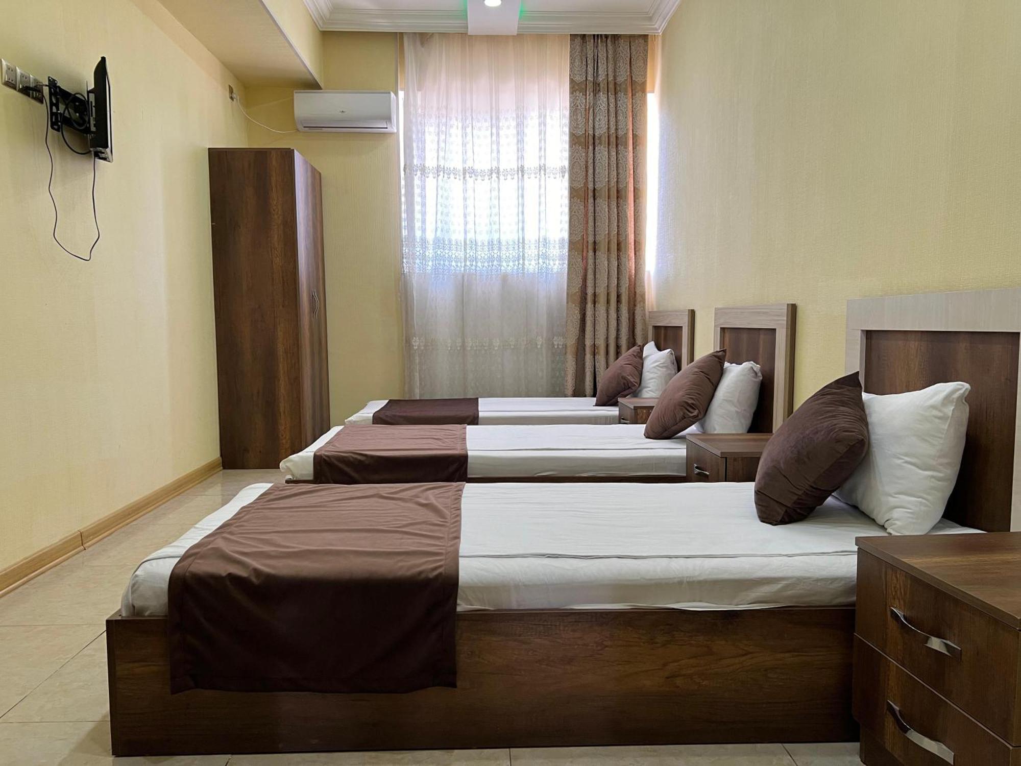 Rahat Hotel 占贾 外观 照片