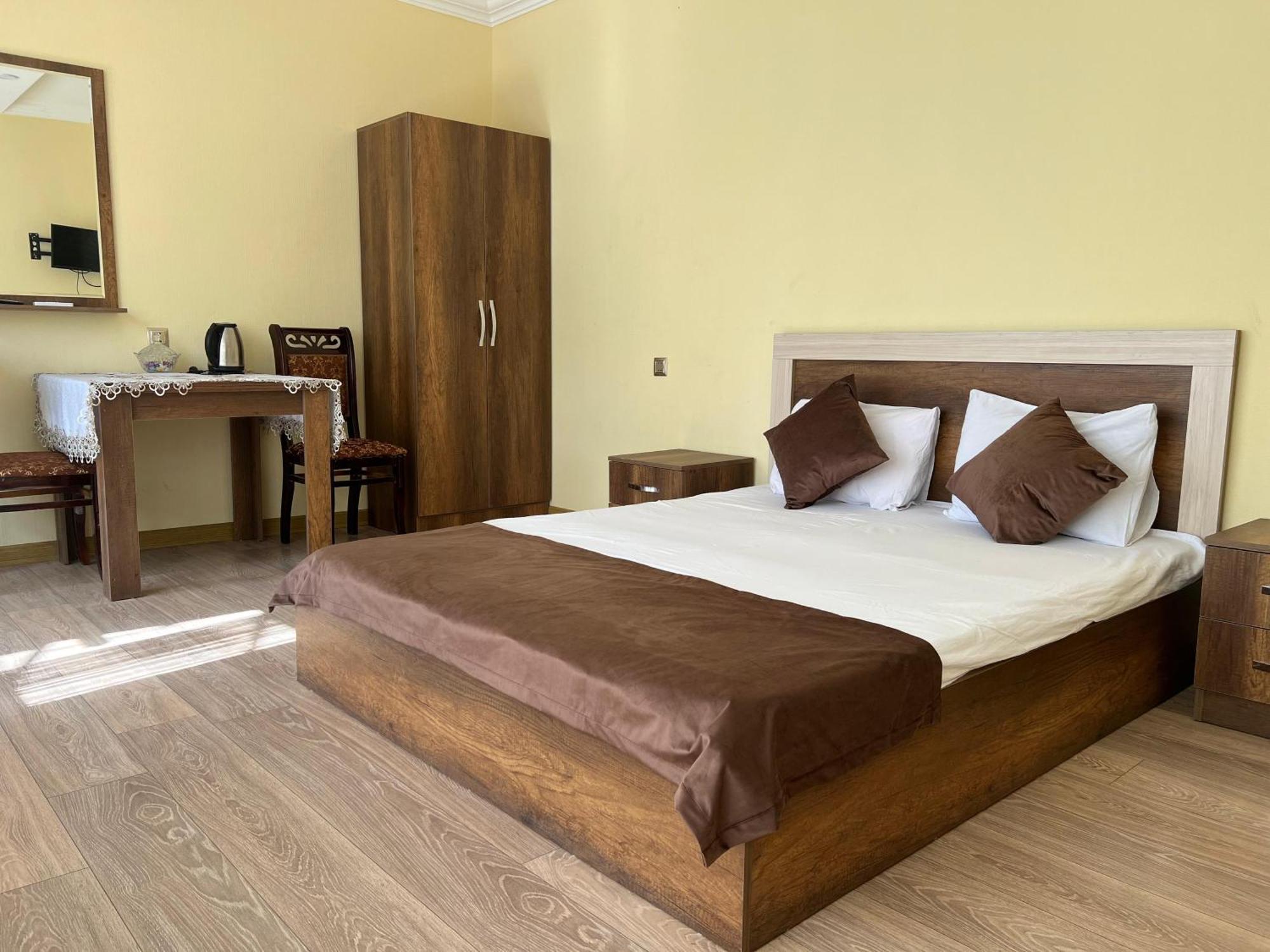 Rahat Hotel 占贾 外观 照片