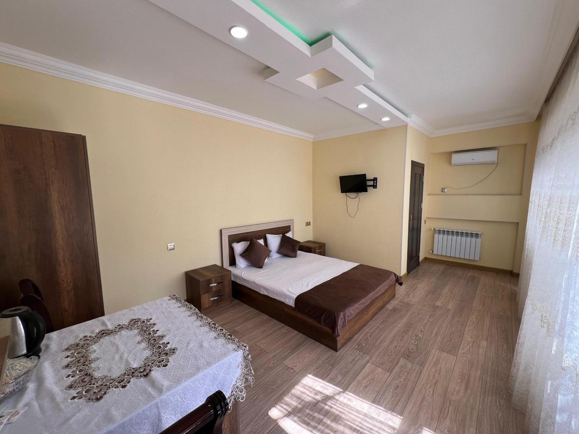 Rahat Hotel 占贾 外观 照片